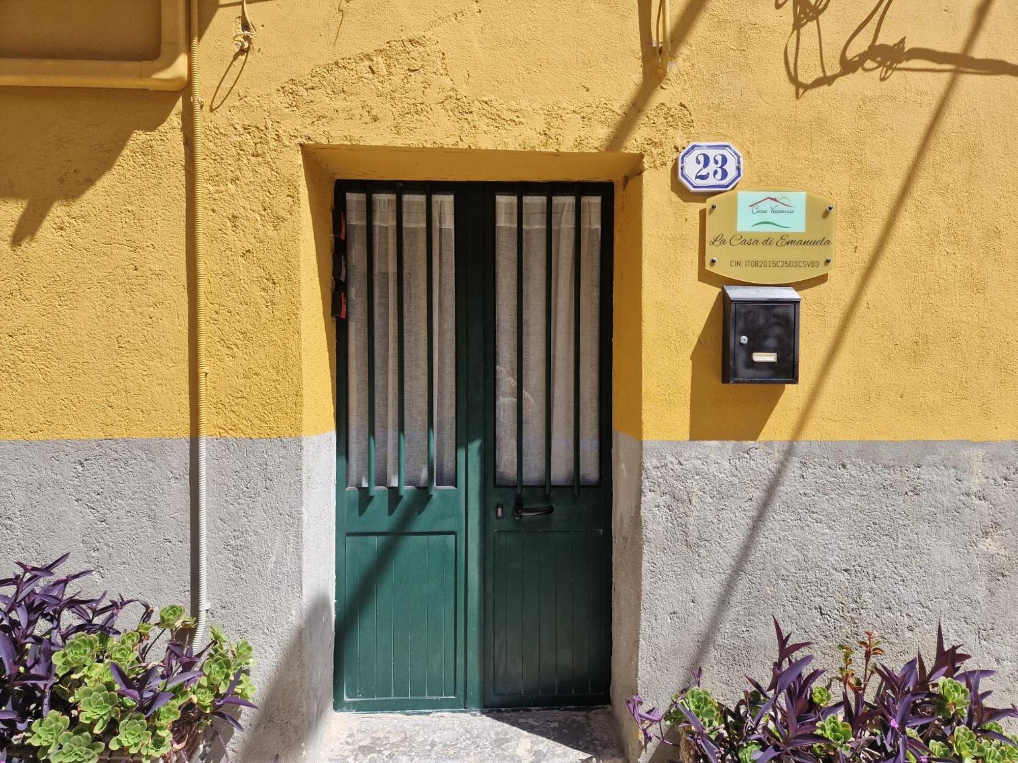 La Casa Di Emanuela Hotell Caltavuturo Exteriör bild